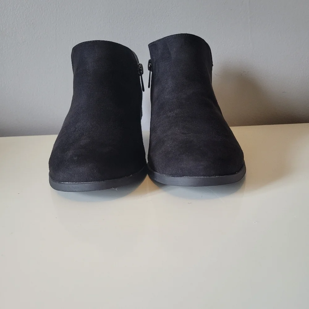 Torrid Black Faux Suede Vcut Bootie, BNWT, Size 6